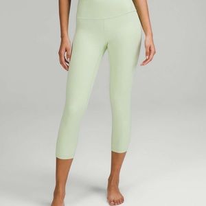 Lululemon Mint Green Wunder Under High Rise Crop 21" | Size 2 Women
